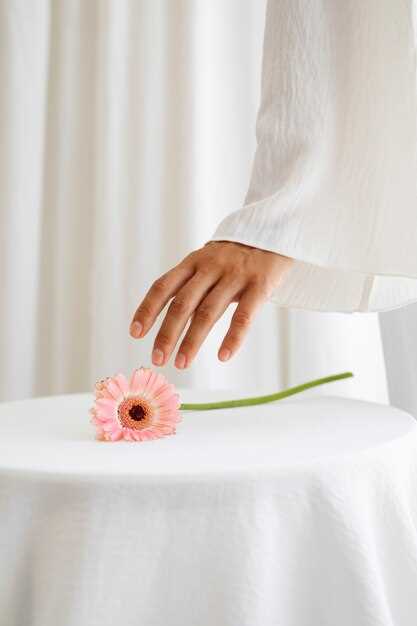 Оформление ногтей в белом цвете: стильный дизайн для любого случая
