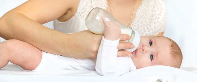 Сколько кормить ребенка грудным молоком